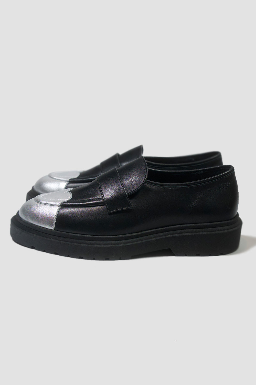 Heart Tip Leather Loafers