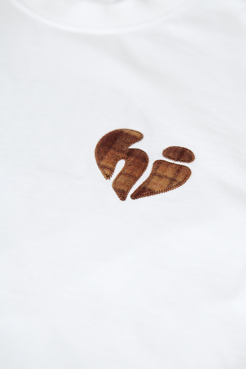 Hi Plaid Maison Hideout T-Shirt white